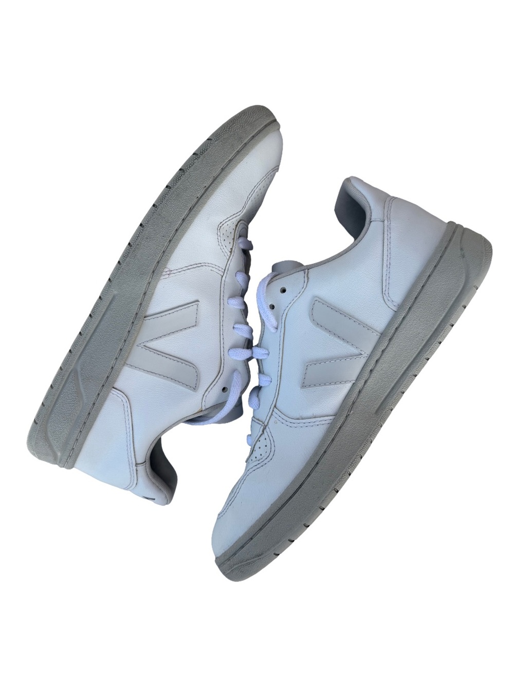 VEJA V-10 Leather Sneakers - Triple White / Full White - Size US 8 / EUR 39